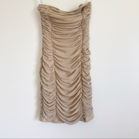 NWT BY THE WAY. Ivanna Ruched Strapless Dress - Picture 4 of 7
